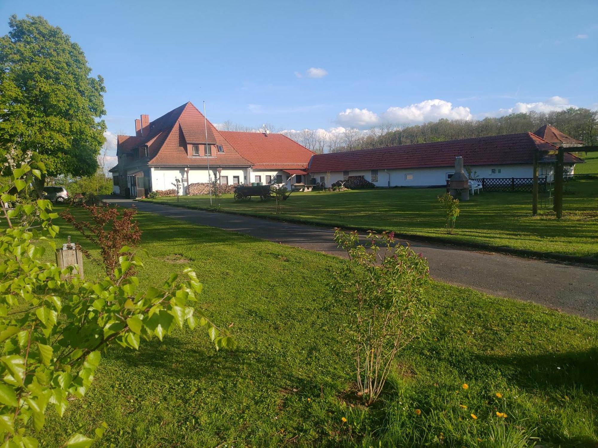 Haus Ringgau - Urlaub, Gemeinschaft Und Erlebnis Im Herzen Von Deutschland Herleshausen ภายนอก รูปภาพ